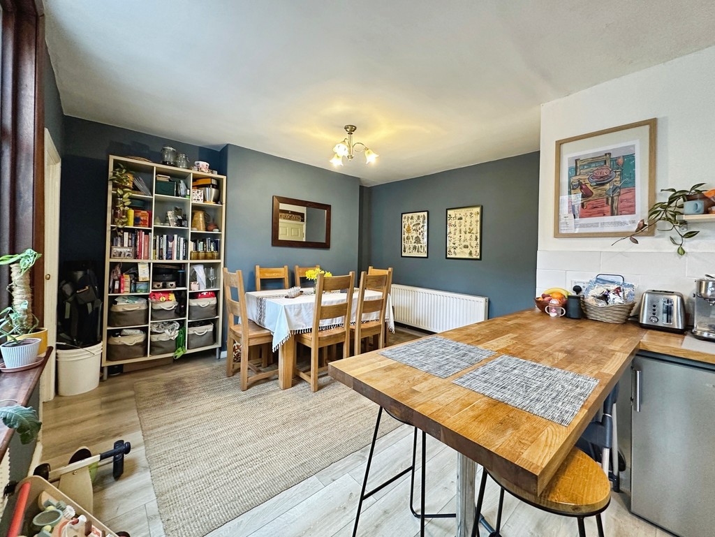 4 bed semi-detached house for sale in Main Road, Maesycwmmer, Hengoed - Property Image 8