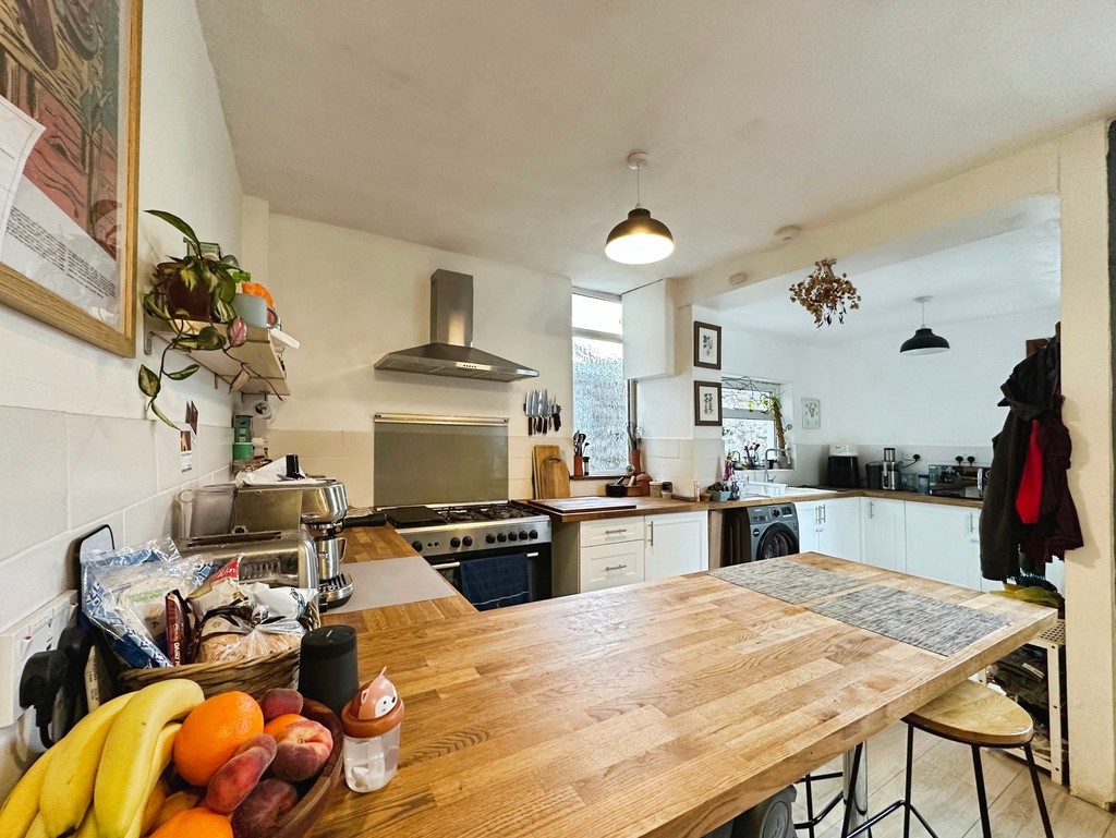 4 bed semi-detached house for sale in Main Road, Maesycwmmer, Hengoed - Property Image 4
