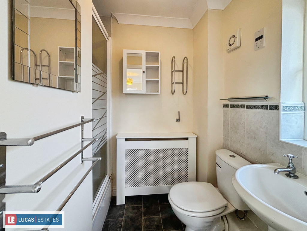 4 bed detached house for sale in Rhodfa Glascoed, Blackwood  - Property Image 18