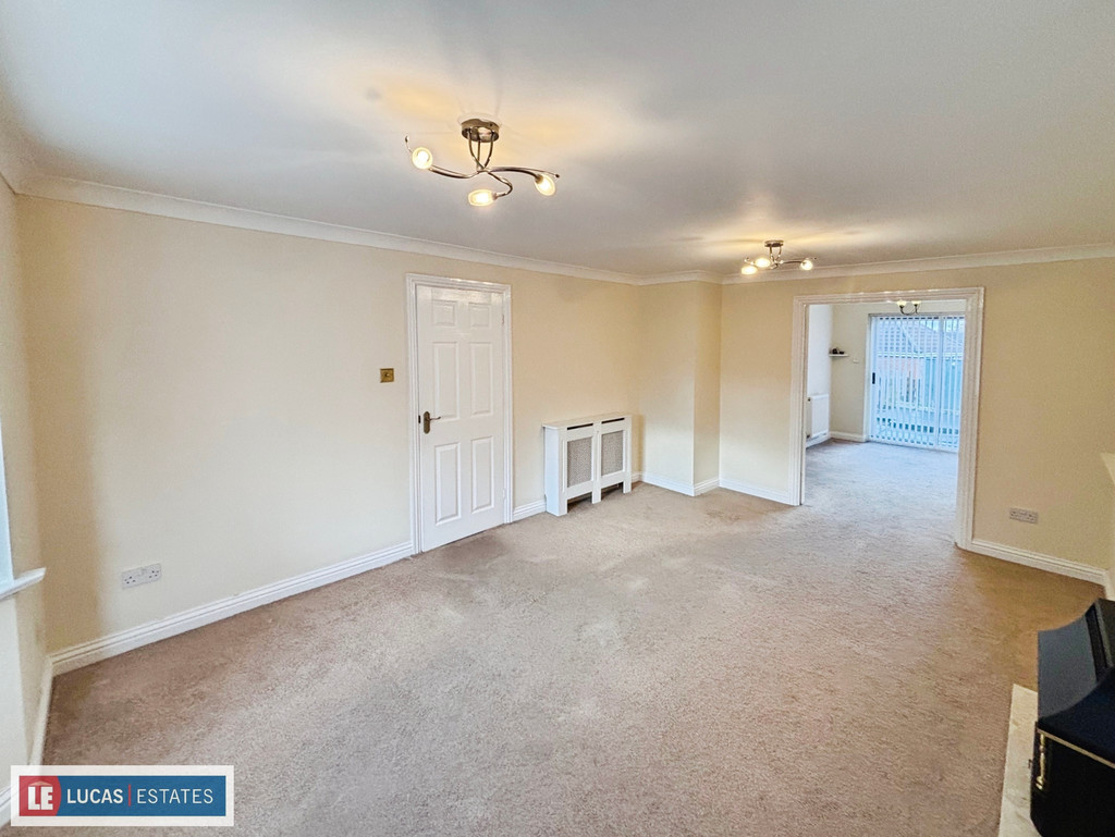 4 bed detached house for sale in Rhodfa Glascoed, Blackwood  - Property Image 8