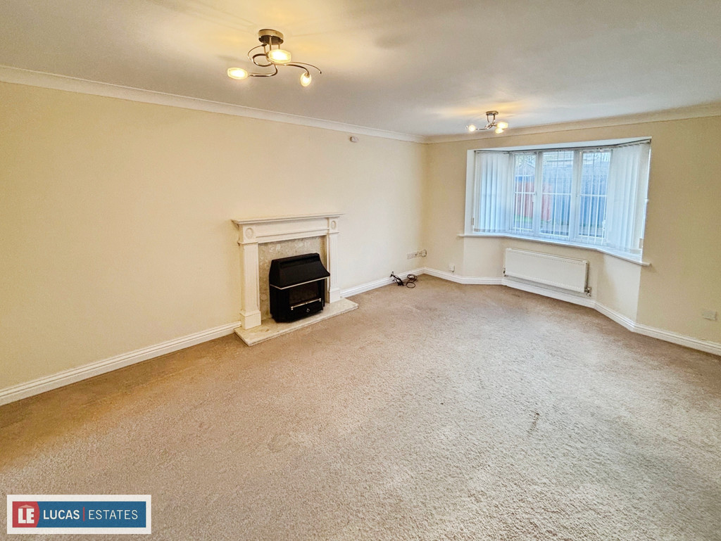 4 bed detached house for sale in Rhodfa Glascoed, Blackwood  - Property Image 3