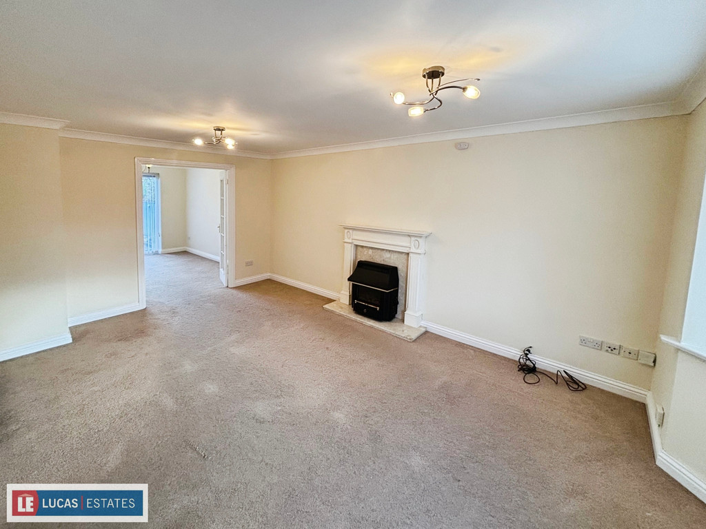 4 bed detached house for sale in Rhodfa Glascoed, Blackwood  - Property Image 9