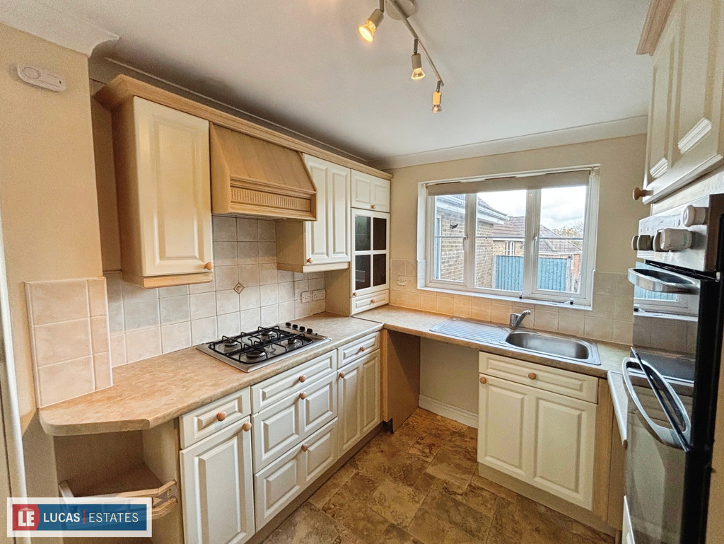 4 bed detached house for sale in Rhodfa Glascoed, Blackwood  - Property Image 2