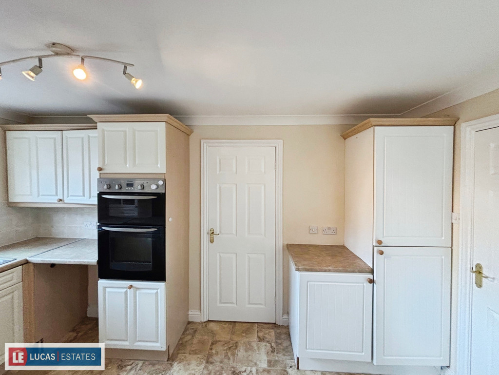 4 bed detached house for sale in Rhodfa Glascoed, Blackwood  - Property Image 13