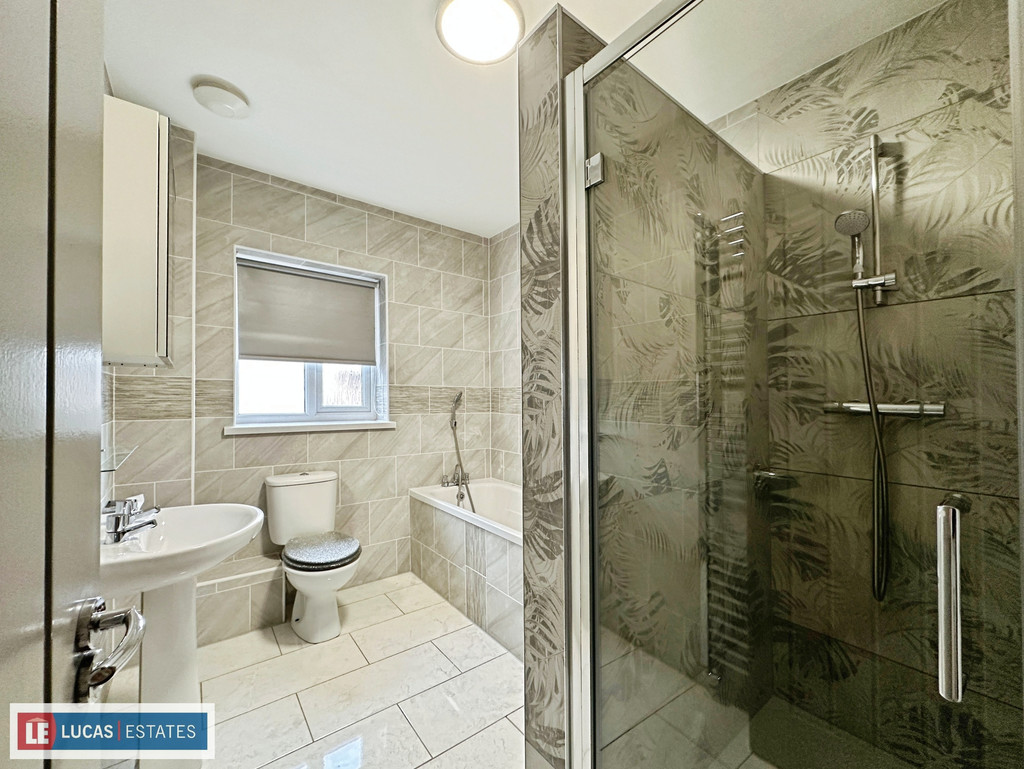 4 bed detached house for sale in Trem-y-ffynnon The Rise, Pengam - Property Image 18