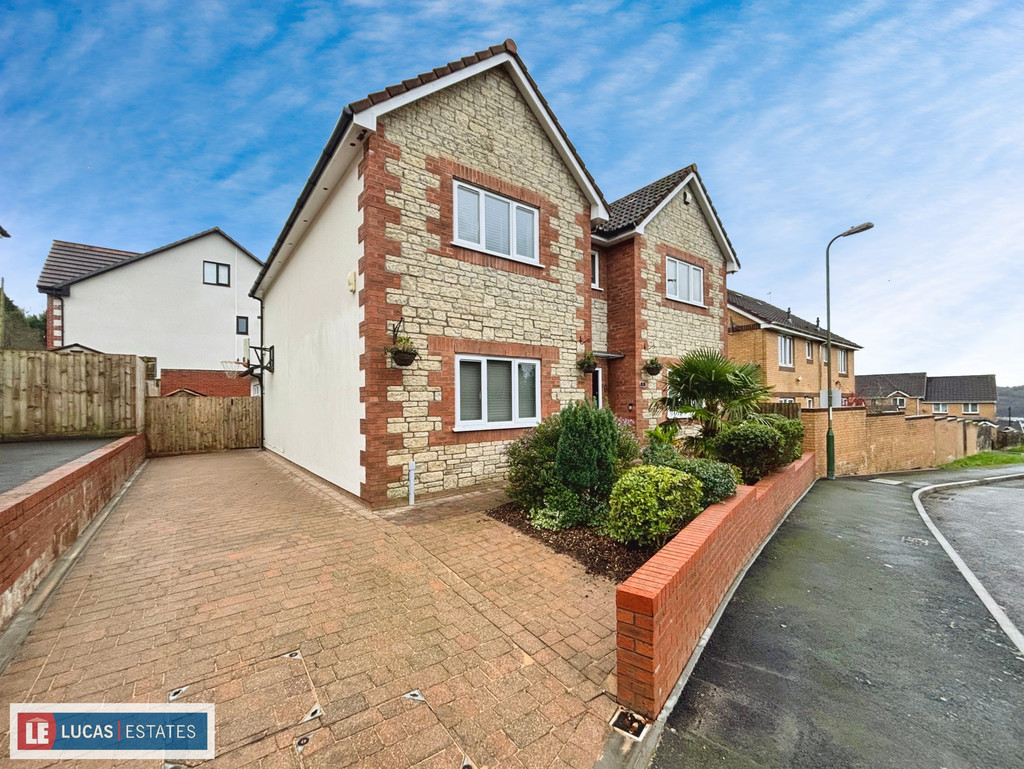4 bed detached house for sale in Trem-y-ffynnon The Rise, Pengam - Property Image 29