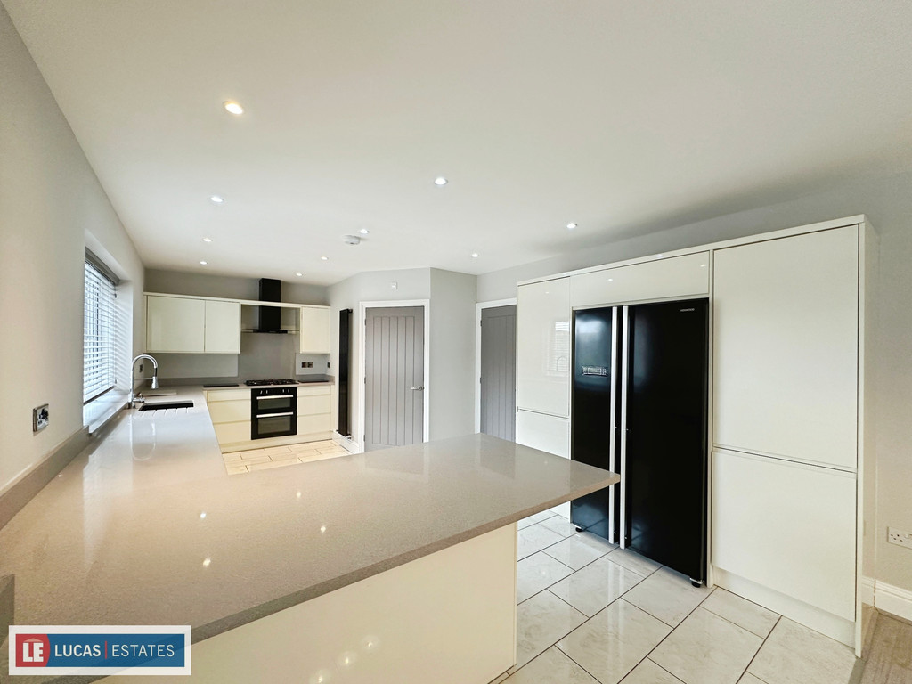 4 bed detached house for sale in Trem-y-ffynnon The Rise, Pengam - Property Image 3