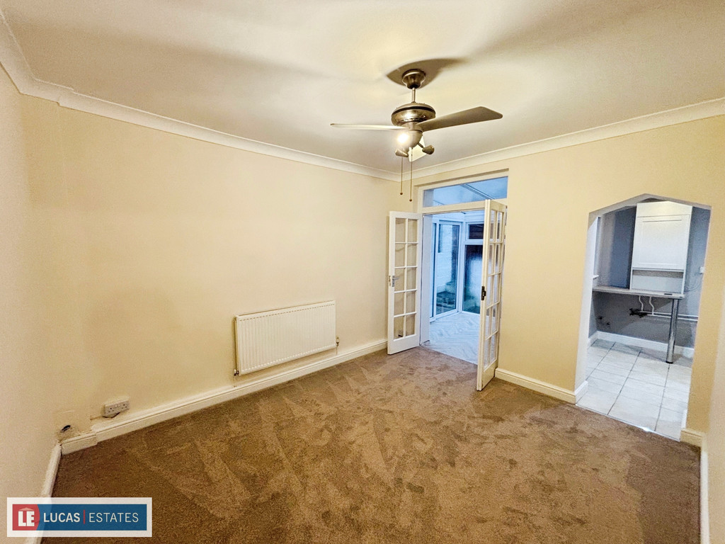3 bed semi-detached house for sale in Woodfield Terrace, Tir-y-berth, Hengoed  - Property Image 7