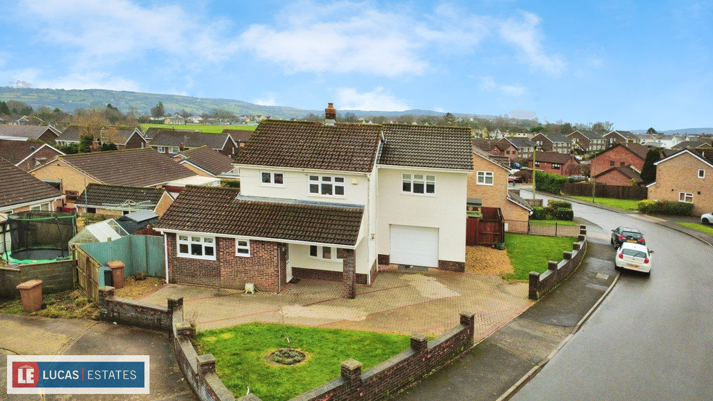 4 bed detached house for sale in Beaumaris Way, Grove Park, Blackwood - Property Image 1