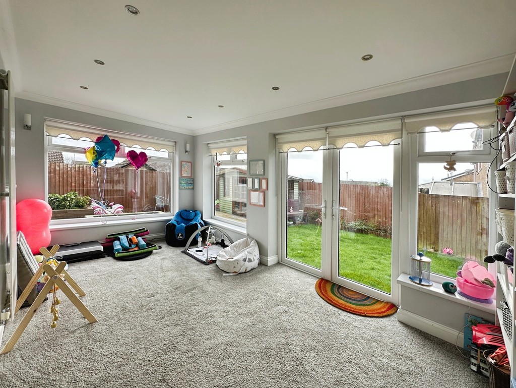 4 bed detached house for sale in Beaumaris Way, Grove Park, Blackwood  - Property Image 6