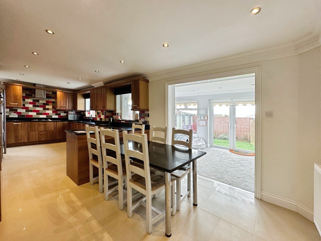 4 bed detached house for sale in Beaumaris Way, Grove Park, Blackwood  - Property Image 3