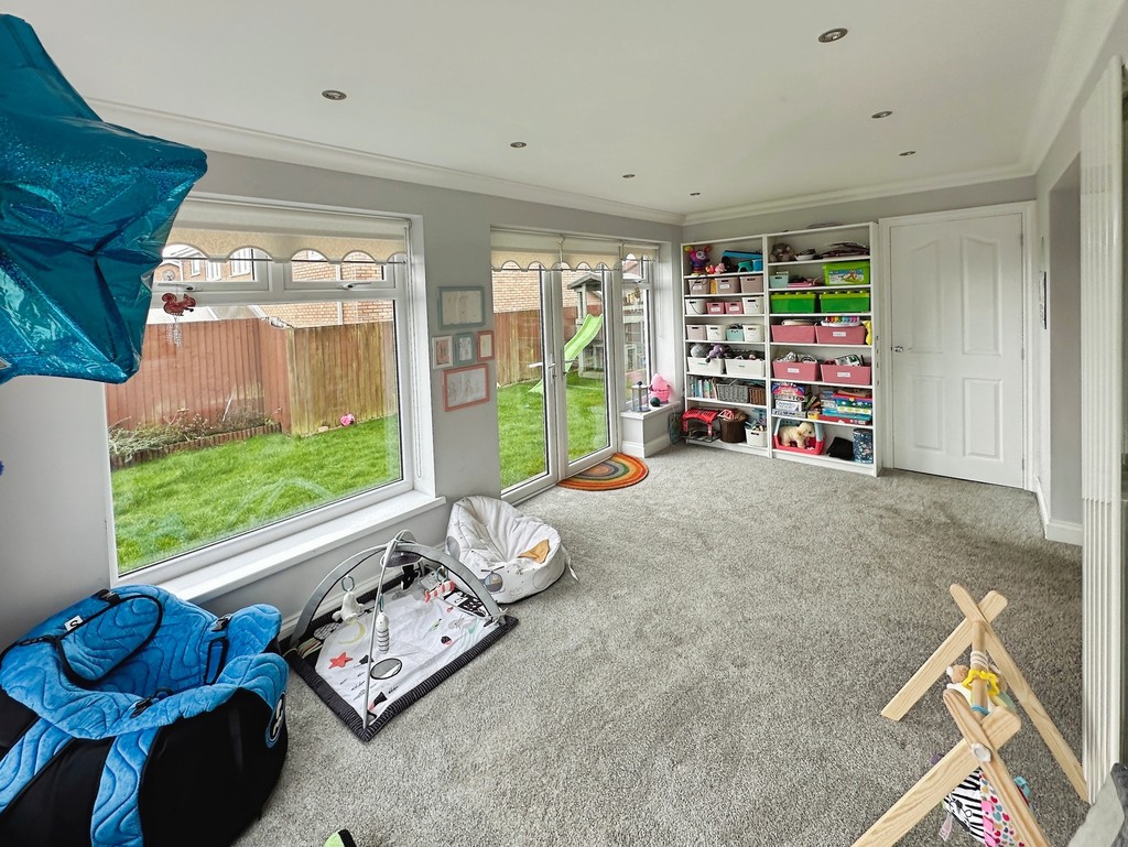 4 bed detached house for sale in Beaumaris Way, Grove Park, Blackwood  - Property Image 7
