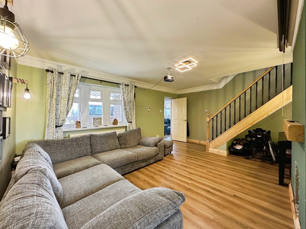 4 bed detached house for sale in Beaumaris Way, Grove Park, Blackwood  - Property Image 10