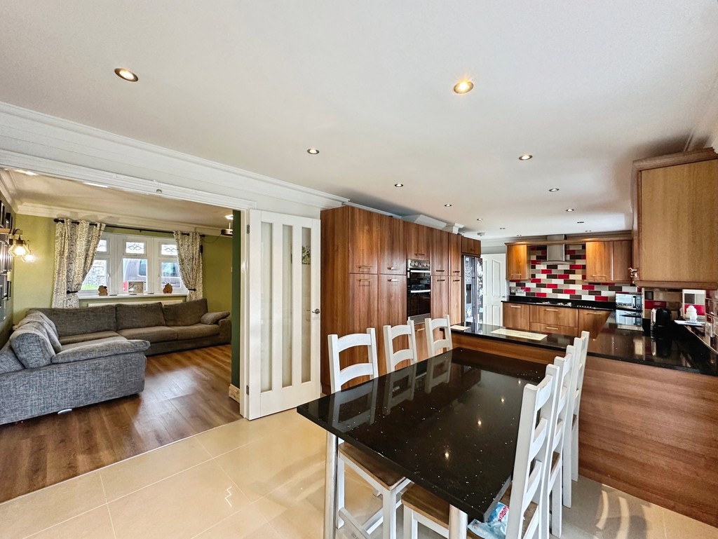 4 bed detached house for sale in Beaumaris Way, Grove Park, Blackwood  - Property Image 2