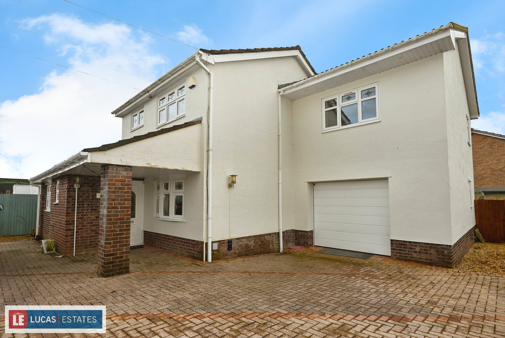 4 bed detached house for sale in Beaumaris Way, Grove Park, Blackwood  - Property Image 24