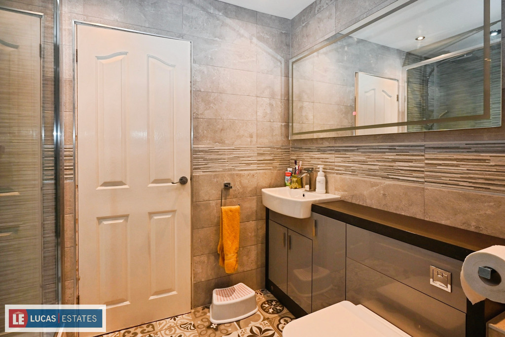4 bed detached house for sale in Beaumaris Way, Grove Park, Blackwood  - Property Image 19