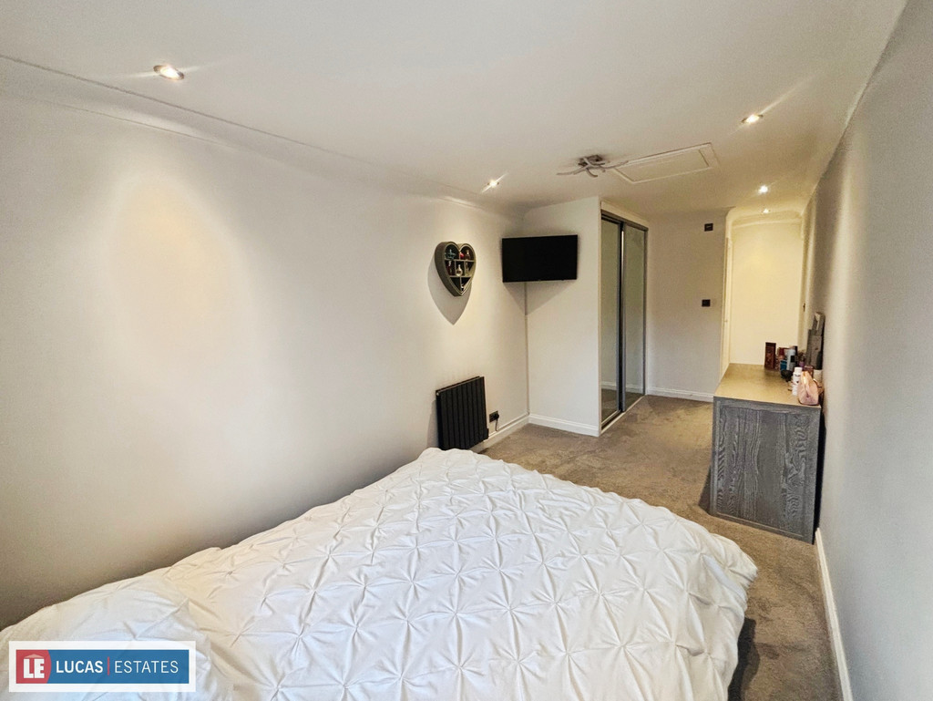 4 bed detached house for sale in Bryn Awelon, Penpedairheol  - Property Image 21