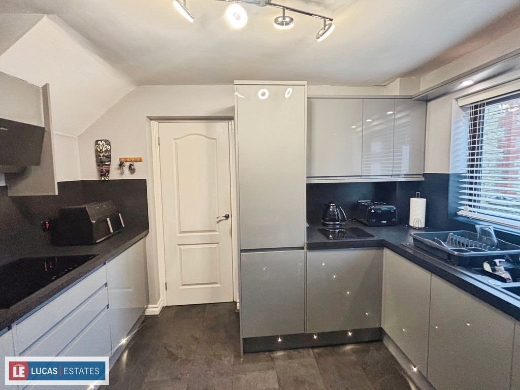4 bed detached house for sale in Bryn Awelon, Penpedairheol  - Property Image 3