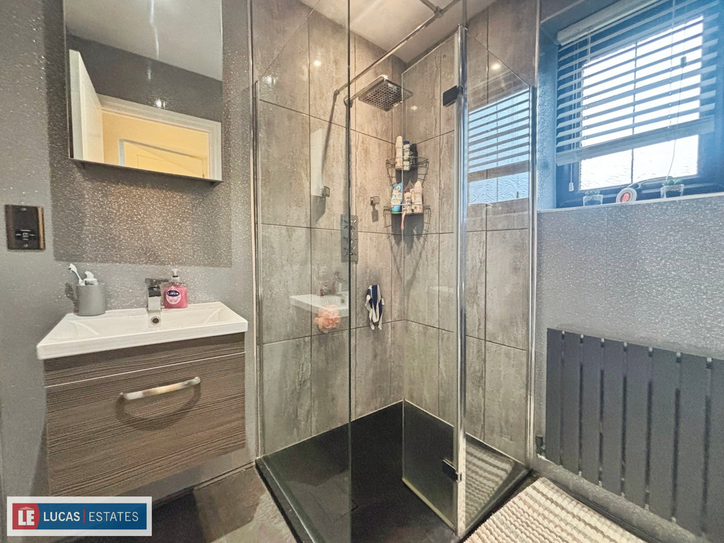 4 bed detached house for sale in Bryn Awelon, Penpedairheol  - Property Image 22