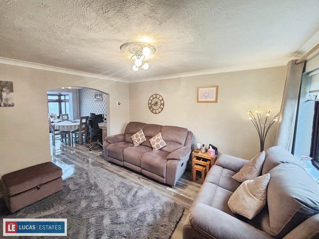 4 bed detached house for sale in Bryn Awelon, Penpedairheol  - Property Image 6