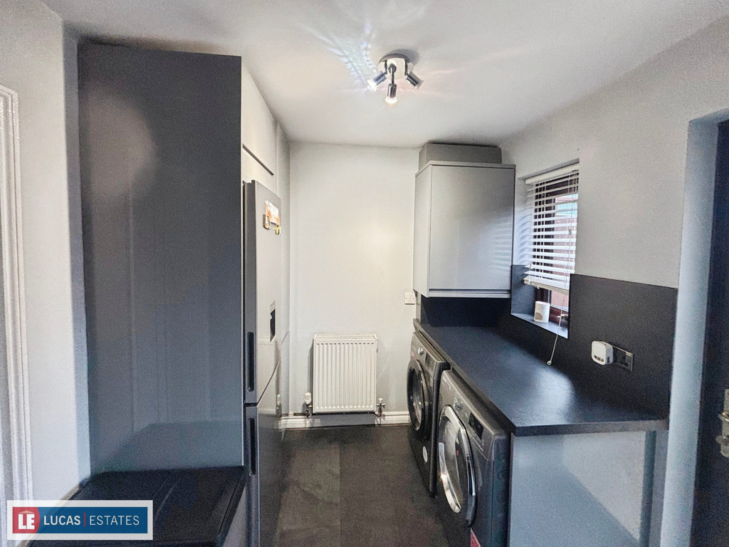 4 bed detached house for sale in Bryn Awelon, Penpedairheol  - Property Image 16