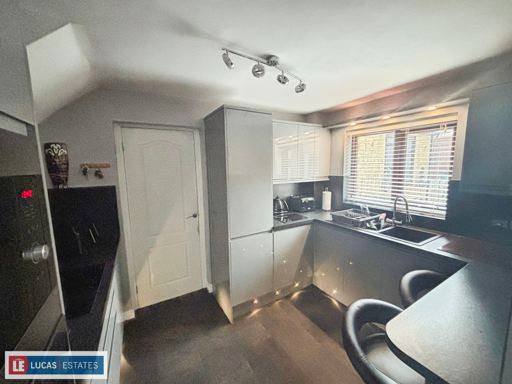 4 bed detached house for sale in Bryn Awelon, Penpedairheol  - Property Image 15