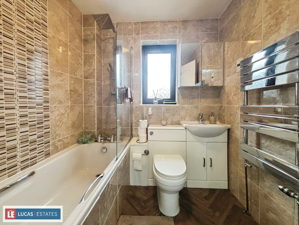 4 bed detached house for sale in Bryn Awelon, Penpedairheol  - Property Image 18