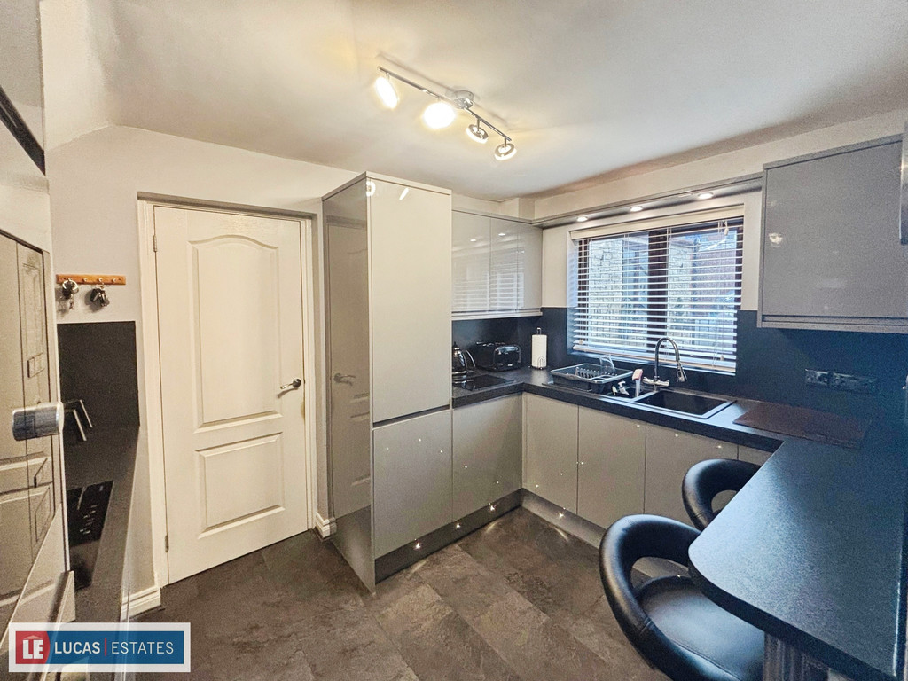 4 bed detached house for sale in Bryn Awelon, Penpedairheol  - Property Image 11