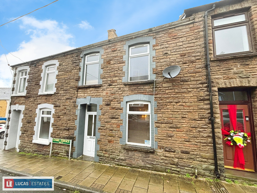 3 bed terraced house for sale in Chave Terrace, Maesycwmmer  - Property Image 26