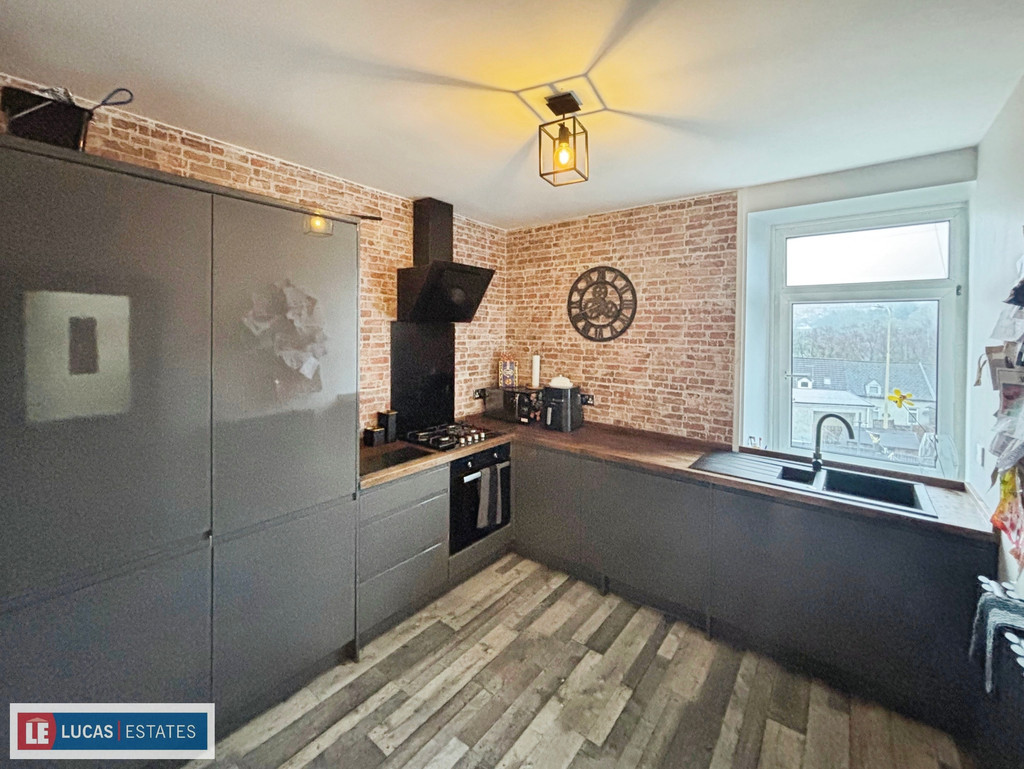 3 bed terraced house for sale in Chave Terrace, Maesycwmmer  - Property Image 10