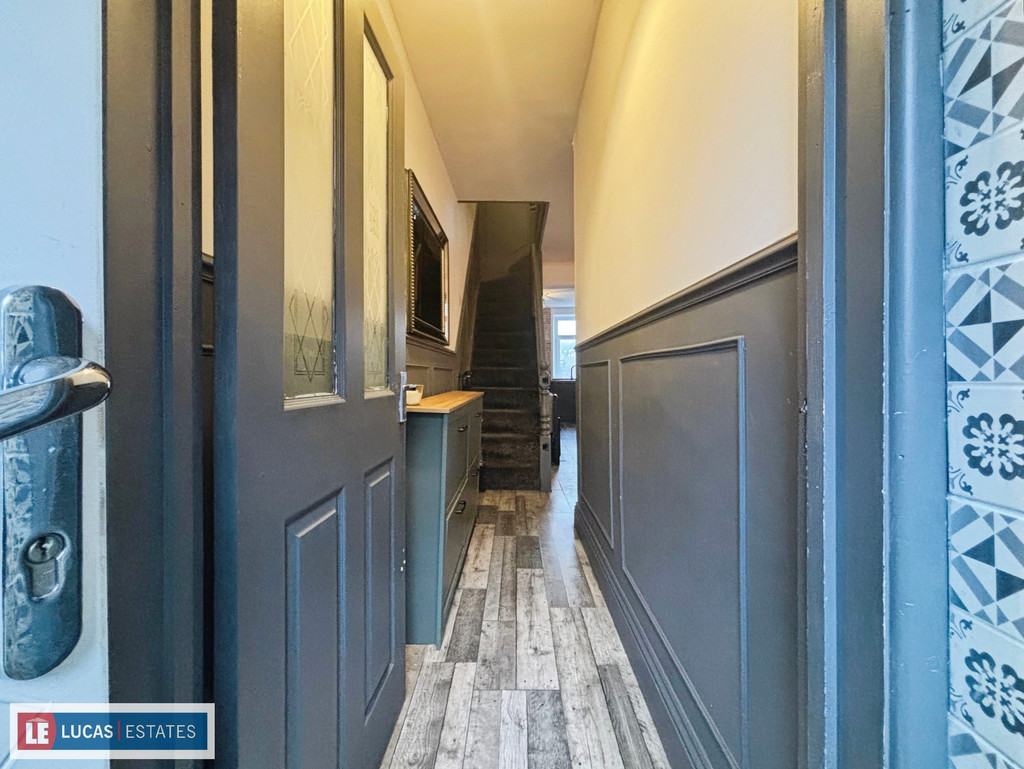 3 bed terraced house for sale in Chave Terrace, Maesycwmmer  - Property Image 2
