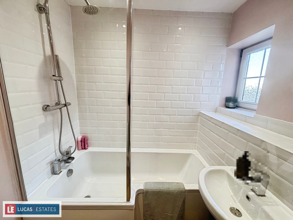 4 bed detached house for sale in Hafod Goch, Hengoed  - Property Image 35