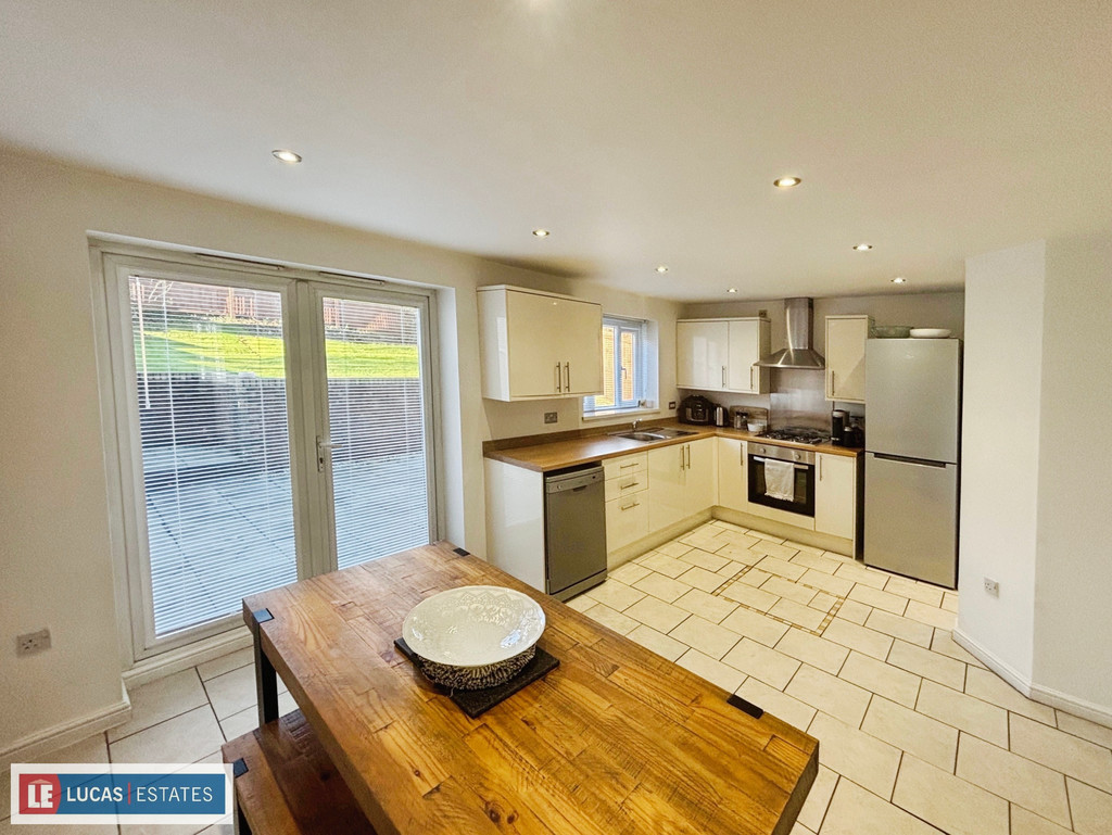 4 bed detached house for sale in Hafod Goch, Hengoed  - Property Image 3