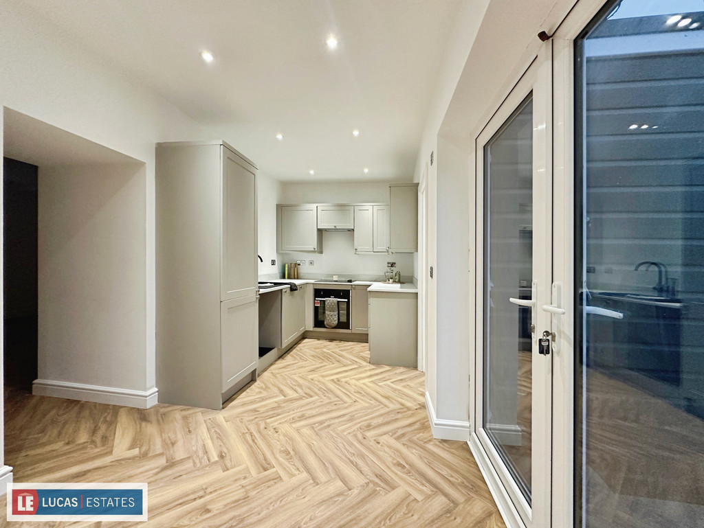 2 bed cottage for sale in Renovated Cottage, Colly Row, Bedlinog - Property Image 2