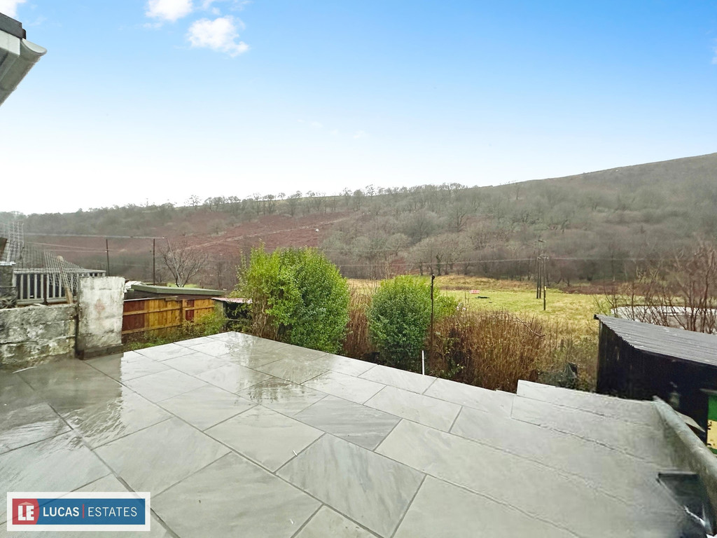 2 bed cottage for sale in Renovated Cottage, Colly Row, Bedlinog - Property Image 13