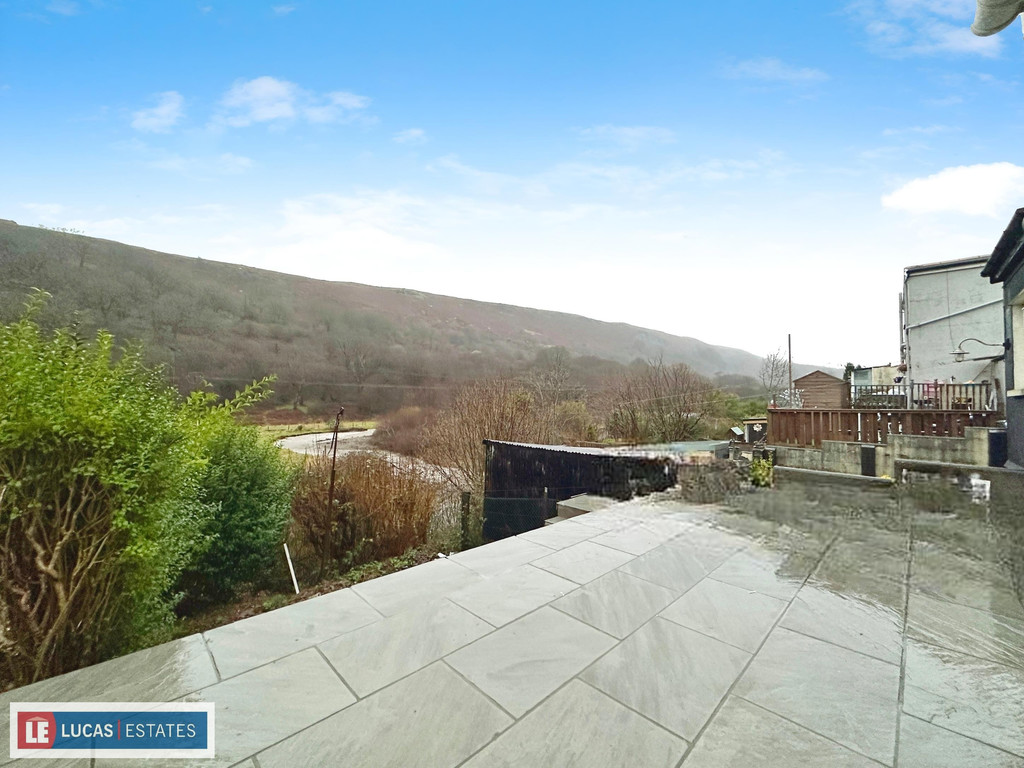 2 bed cottage for sale in Renovated Cottage, Colly Row, Bedlinog - Property Image 14
