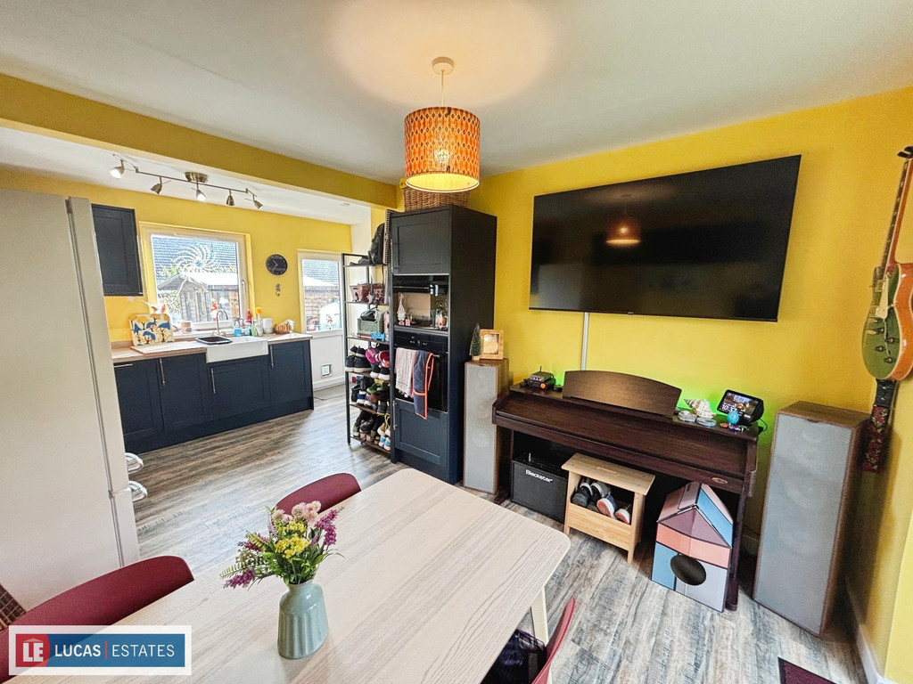 3 bed semi-detached house for sale in Cylla Street, Penybryn, Hengoed  - Property Image 10