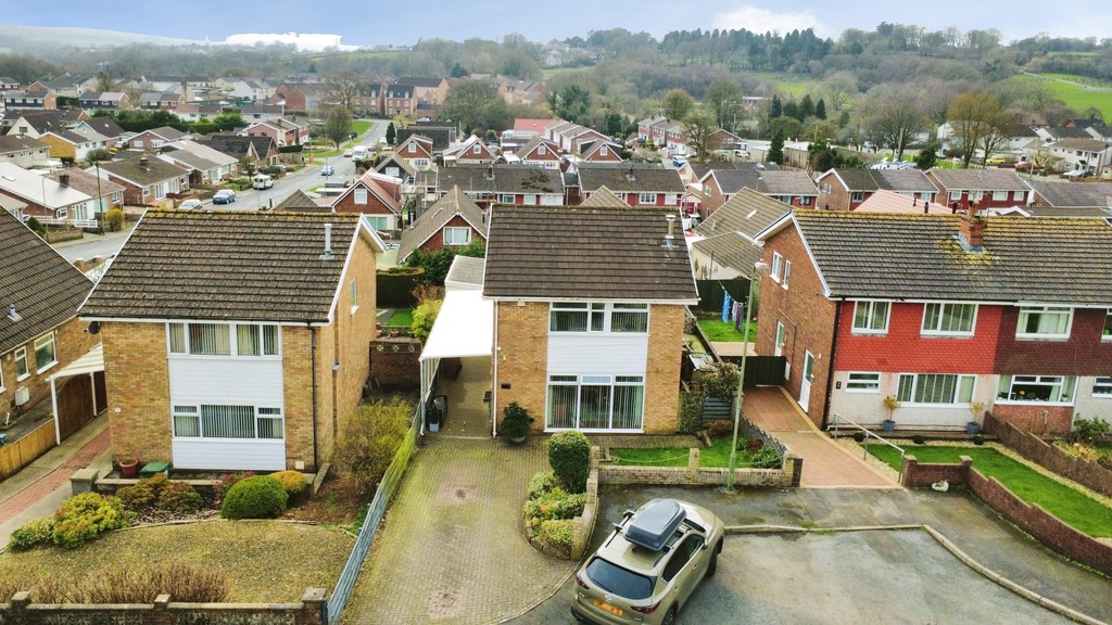 3 bed detached house for sale in Rolls Avenue, Penpedairheol