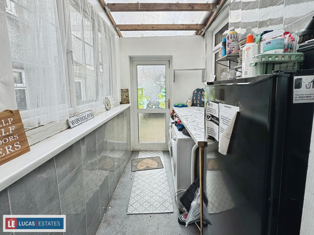3 bed terraced house for sale in Park Place, Bargoed  - Property Image 6