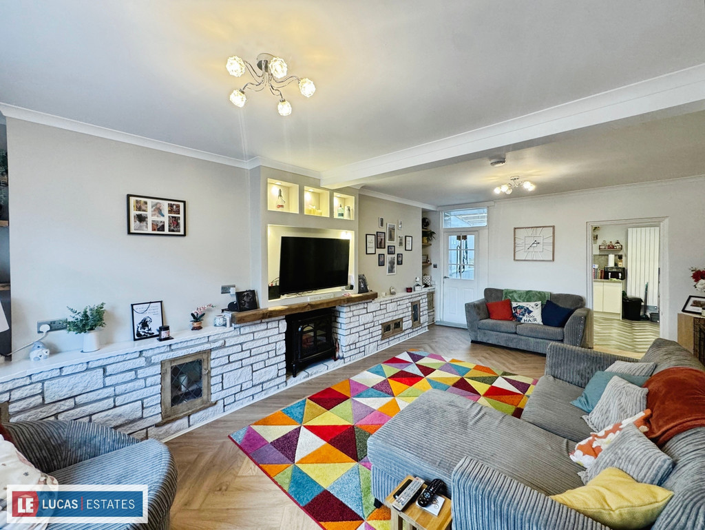 3 bed terraced house for sale in Park Place, Bargoed  - Property Image 5