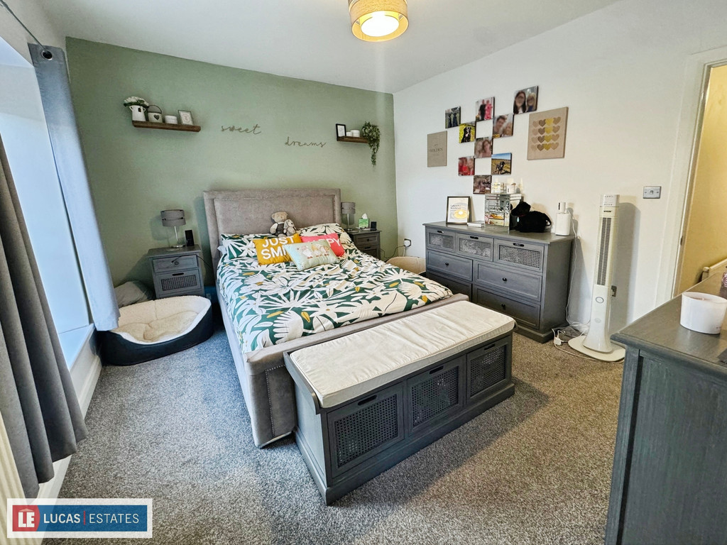3 bed terraced house for sale in Park Place, Bargoed  - Property Image 8