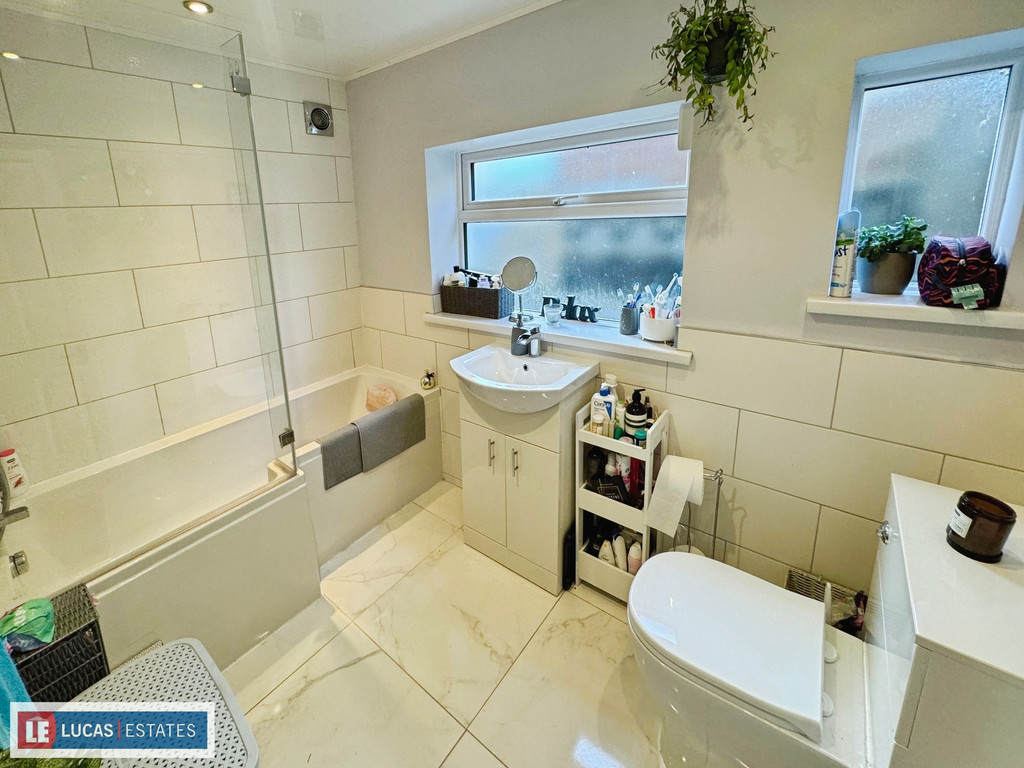 3 bed terraced house for sale in Park Place, Bargoed  - Property Image 7