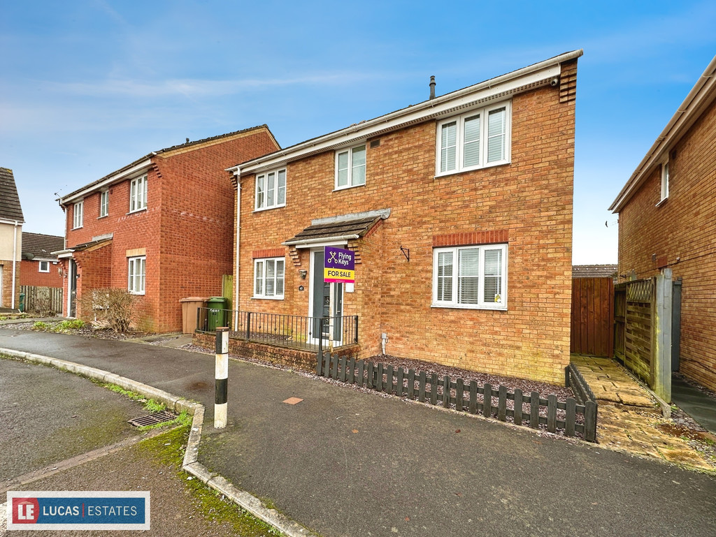 4 bed detached house for sale in Golwg Y Bont, Blackwood