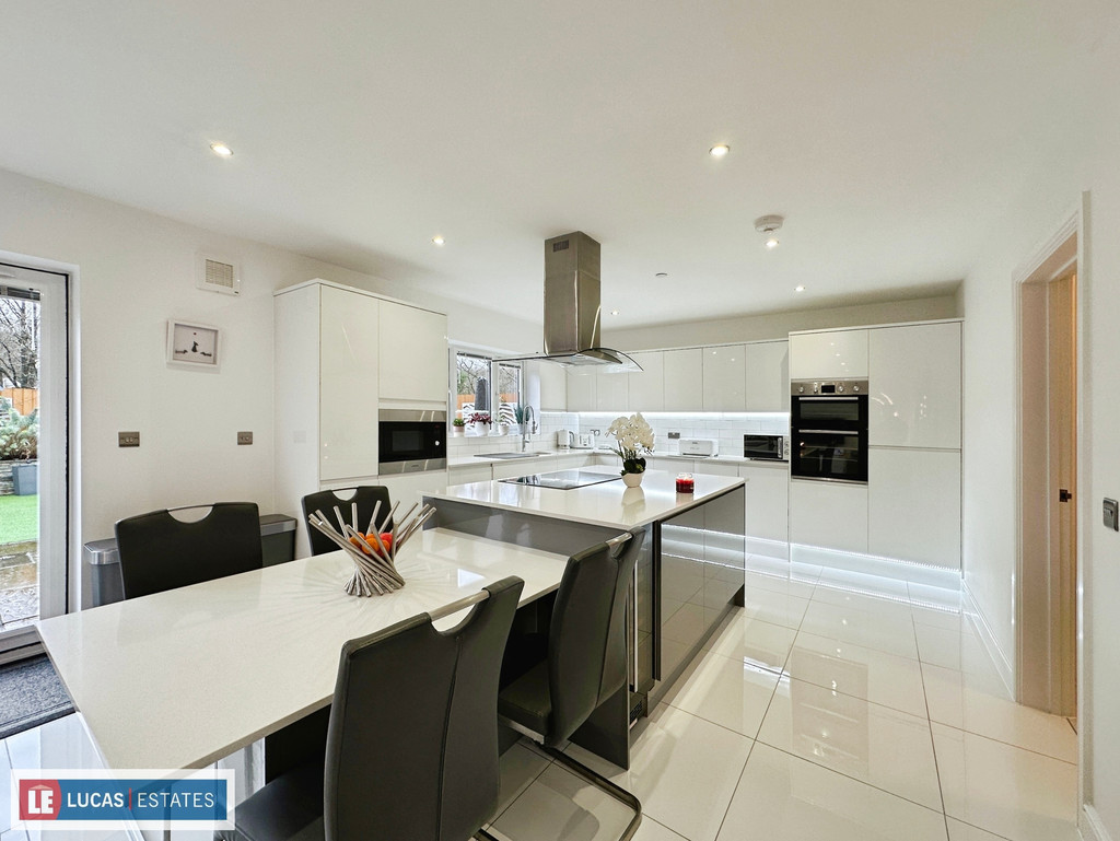 4 bed detached house for sale in Glan-Yr-Afon Lane, Fleur De Lis - Property Image 3