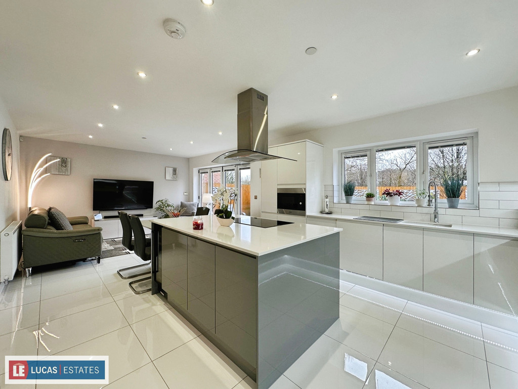 4 bed detached house for sale in Glan-Yr-Afon Lane, Fleur De Lis - Property Image 5