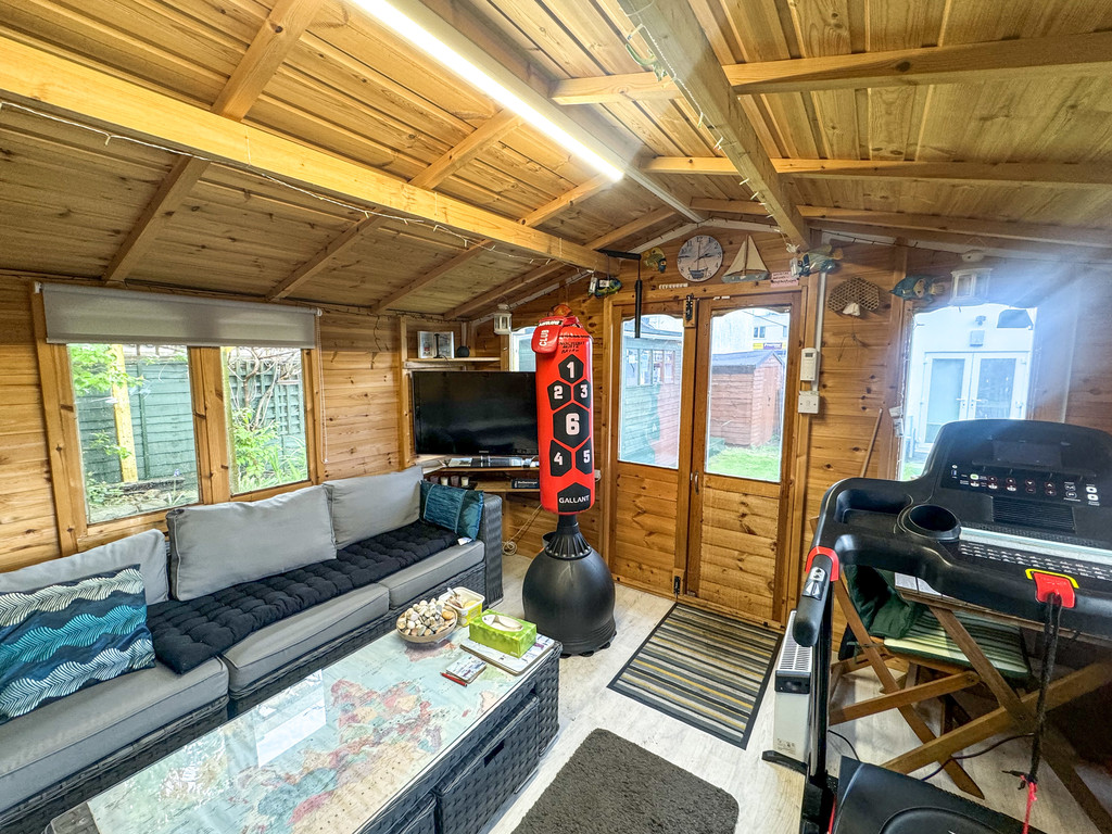 2 bed semi-detached bungalow for sale in Bryn Lane, Pontllanfraith  - Property Image 15