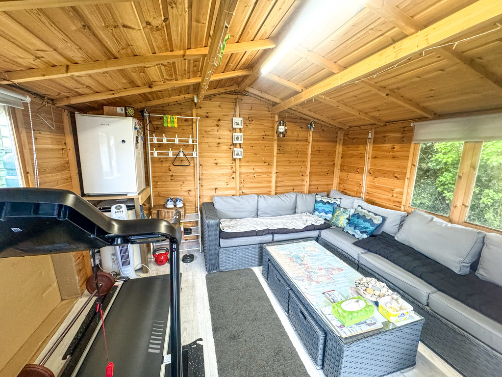 2 bed semi-detached bungalow for sale in Bryn Lane, Pontllanfraith  - Property Image 18