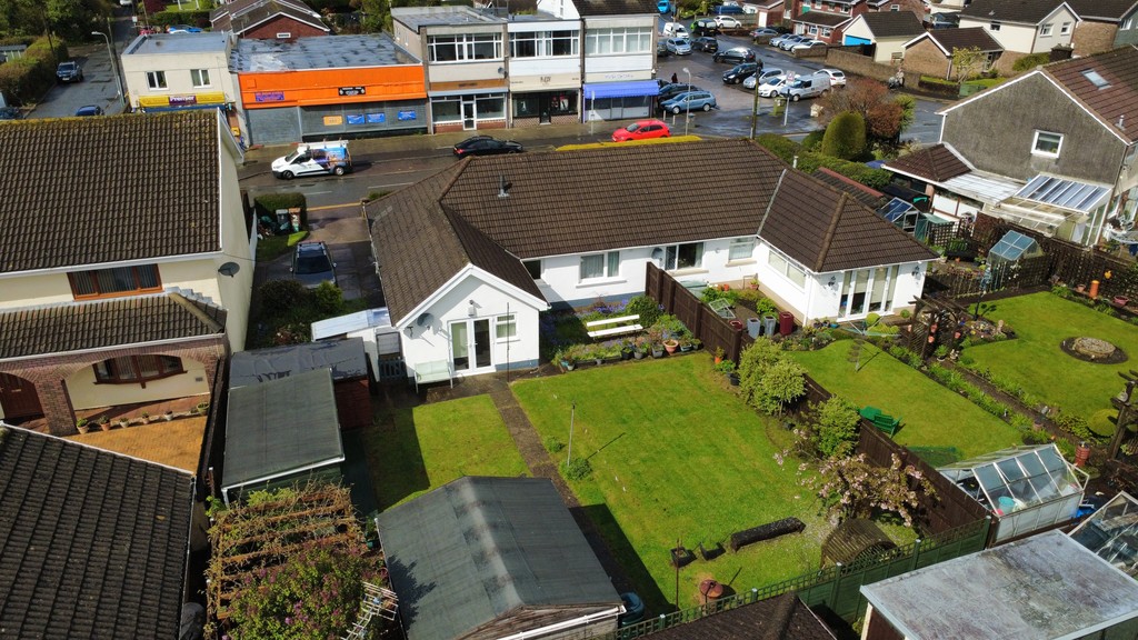 2 bed semi-detached bungalow for sale in Bryn Lane, Pontllanfraith  - Property Image 14