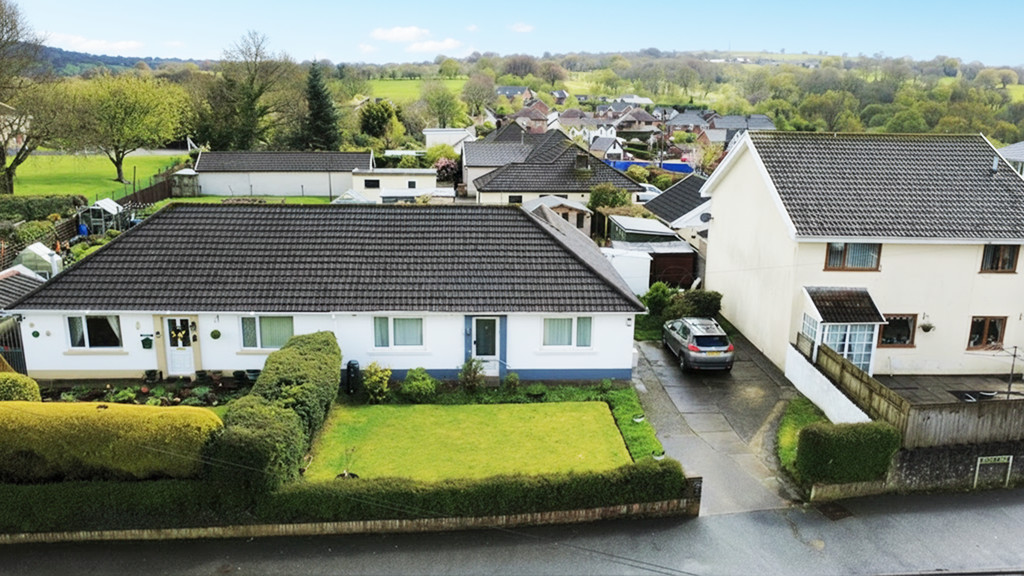2 bed semi-detached bungalow for sale in Bryn Lane, Pontllanfraith