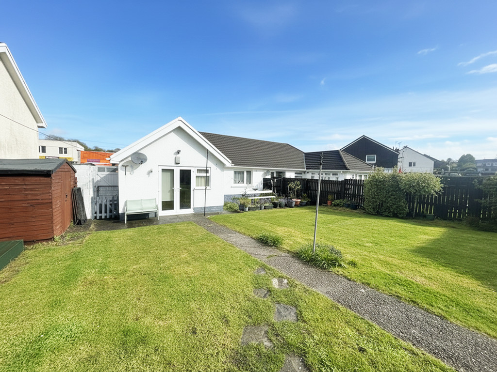 2 bed semi-detached bungalow for sale in Bryn Lane, Pontllanfraith  - Property Image 13